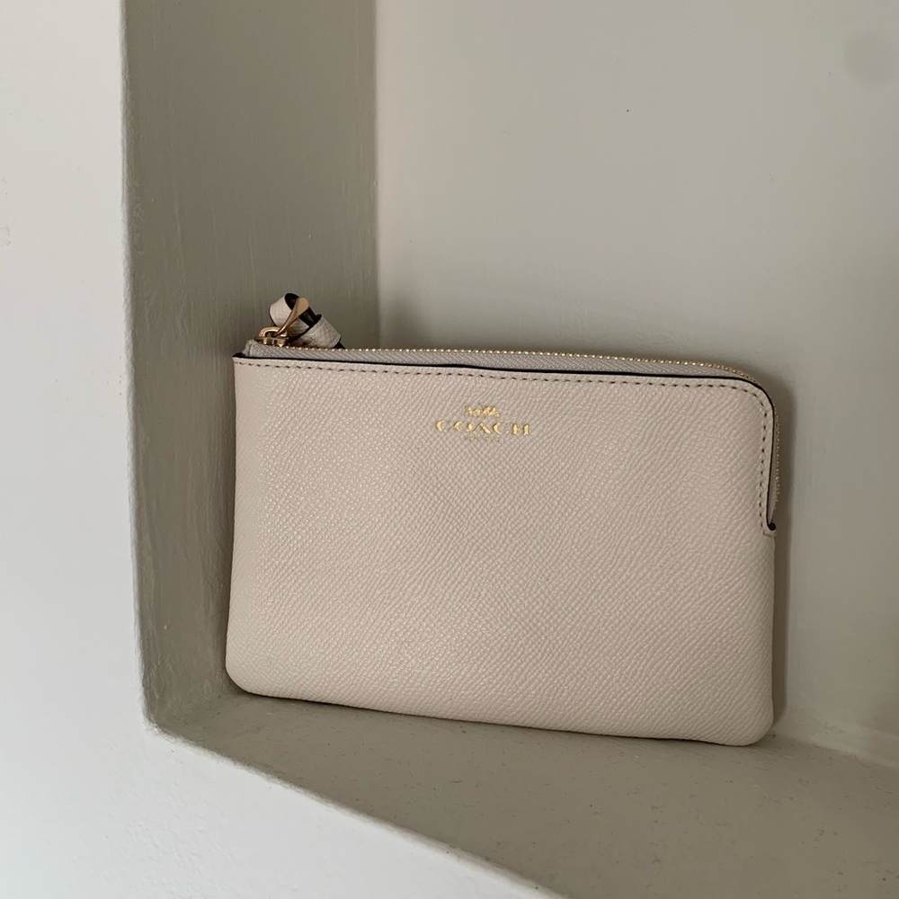 Coach Corner Zip Wristlet in Chalk
